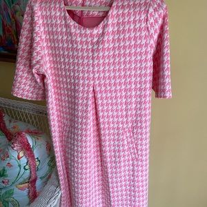This is a new Tyler Boe dress has pockets plus a pretty shade of pink!